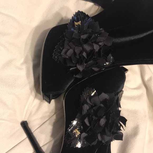 Louis Vuitton over the knee boots - Picture 3 of 7